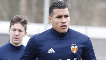 Jeison Murillo ya entrena con el Valencia y espera regresar pronto a un convocatoria con el clu