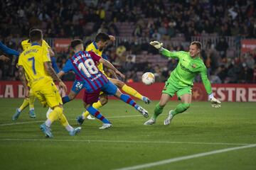 0-1. Lucas Pérez marca el primer gol. En la imagen, Rubén Sobrino y Marc-André ter Stegen.