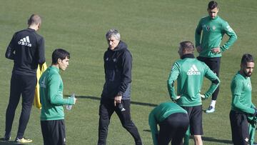 El corto plantel, aliciente para que el Betis acuda al mercado