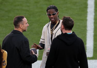 Travis Scott tampoco se va a perder el gran duelo ¿Será que sea uno de los invitados de Bad Bunny en el Halftime Show. 