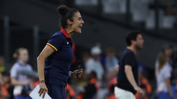 MARSELLA, 06/08/2024.- La seleccionadora de España Montse Tome durante la semifinal femenina de Fútbol, entre Brasil y España en el marco de los Juegos Olímpicos París 2024, este martes, en Marsella, Francia. EFE/Kiko Huesca
