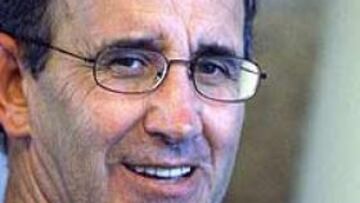 <b>EXPERTO.</b> Irureta, que conoce bien el mundo del fútbol, nunca se fía del Real Madrid.