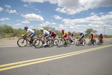 Imágenes de la segunda etapa de la carrera argentina. Recorrido de 206,9 kilómetros entre Villa San Agustín y San José de Jáchal.