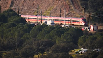 Equipos de emergencia trabajan junto a uno de los trenes involucrados en una colisión en Adamuz, España.
Associate Press/ LaPresse
Only Italy and Spain