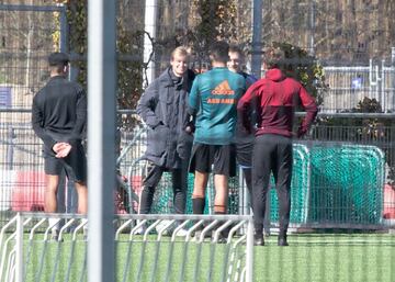 De Jong aprovechó para entrenarse en Holanda... hasta que le dejaron