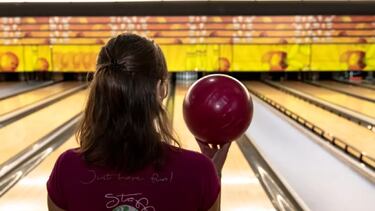 Disfruta del verano en la ciudad con descuentos de hasta el 61% en salas de cine y bolos