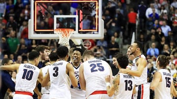 SAN JOSE, CA - MARCH 25: The Gonzaga Bulldogs celebrate their 83 to 59 win over the Xavier Musketeers during the 2017 NCAA Men's Basketball Tournament West Regional at SAP Center on March 25, 2017 in San Jose, California. Ezra Shaw/Getty Images/AFP
== FOR NEWSPAPERS, INTERNET, TELCOS & TELEVISION USE ONLY ==