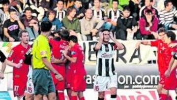 <b>COMPLICADO. </b>El Castellón necesita una segunda vuelta casi perfecta para quedarse un año más en Segunda División.