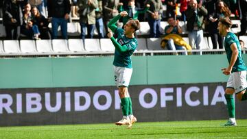 Iker Losada, celebrando su gol ante el Andorra.