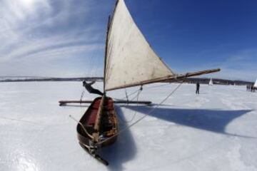 Los amantes de la vela sobre hielo han podido disfrutar más tiempo del río Hudson helado debido al duro invierno que ha padecido el noreste de EEUU.