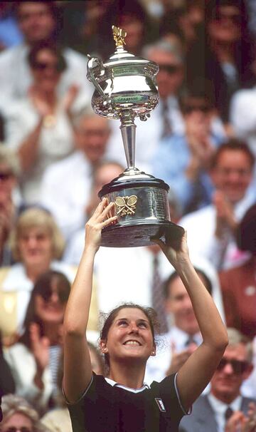 Ha conseguido proclamarse 4 veces Campeona del Open de Australia en 1991, 1992, 1993, 1996