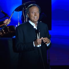 Julio Iglesias: "Estoy escondido porque tengo pánico a la COVID-19"