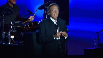 Julio Iglesias en un concierto.