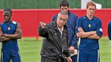 <b>PREOCUPADO. </b>El partido del Ruiz de Lopera preocupa a Manzano.