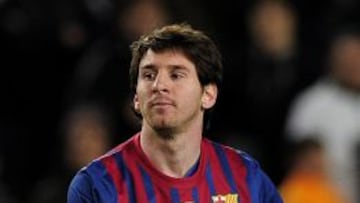 Messi, con el bal¨®n con el que firm¨® el rep¨®ker ante el Leverkusen en 2012.