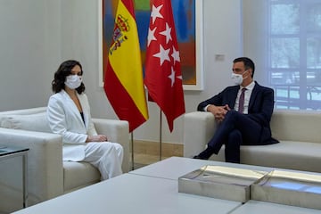 La segunda cumbre bilateral fue en el encuentro en el Palacio de la Moncloa en julio de 2021. Fue un encuentro significativo, ya que se abordaron temas de la gesti¨®n de la pandemia, la financiaci¨®n auton¨®mica y las infraestructuras en Madrid.