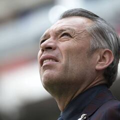 ¡La afición pide cambios en Chivas! Se hace tendencia el #FueraHiguera