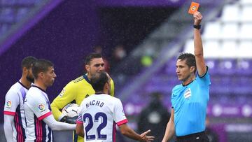 Nacho Mart&iacute;nez es expulsado durante el Valladolid-Alav&eacute;s