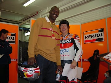 Nicky Hayden partía en la lista de favoritos para el Mundial de 2004, pero varias caídas a lo largo de la temporada le hicieron acabar en la octava posición en el Campeonato, aunque HRC siguió confiando en él para la próxima campaña.