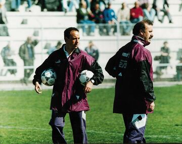 En 1994, y tras perder en Lleida, Benito Floro era despedido como entrenador del Real Madrid. El motivo fueron unas declaraciones en el descanso del encuentro ante el conjunto ilerdense y en el que el técnico abroncaba con vehemencia al plantel madridista. Su sucesor fue Vicente del Bosque, que dirigiría a los blancos en los restantes 11 partidos que quedaban para finalizar la campaña. La mano derecha del entrenador blanco fue Rafa Benítez, que por entonces era el entrenador del Real Madrid B (entonces se llamaba así al Castilla). Posteriormente, y con la llegada de Jorge Valdano al banquillo blanco, ambos volverían a sus antiguos puestos: director de la Ciudad Deportiva y Benítez, a entrenar al filial blanco.