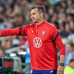 How much does USWNT coach Vlatko Andonovski make?