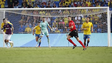 Álvaro Valles también se cae