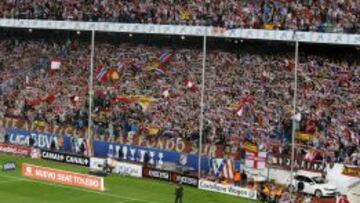 FIELES. El fondo sur durante un partido en el Calderón.