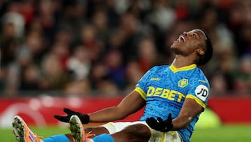 Soccer Football - Premier League - Manchester United v Wolverhampton Wanderers - Old Trafford, Manchester, Britain - December 30, 2025 Wolverhampton Wanderers' Jhon Arias reacts after a missed chance REUTERS/Phil Noble EDITORIAL USE ONLY. NO USE WITH UNAUTHORIZED AUDIO, VIDEO, DATA, FIXTURE LISTS, CLUB/LEAGUE LOGOS OR 'LIVE' SERVICES. ONLINE IN-MATCH USE LIMITED TO 120 IMAGES, NO VIDEO EMULATION. NO USE IN BETTING, GAMES OR SINGLE CLUB/LEAGUE/PLAYER PUBLICATIONS. PLEASE CONTACT YOUR ACCOUNT REPRESENTATIVE FOR FURTHER DETAILS..