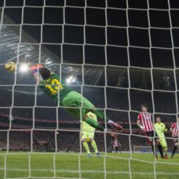 Claudio Bravo no ha jugado Champions. El titular en el torneo ha sido Ter Stegen.