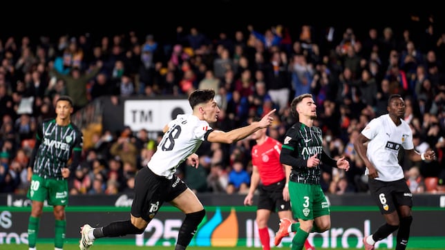 Hora y canal del Elche - Valencia