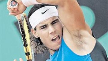 <b>FUERZA. </b>Nadal sacó toda su potencia el sábado en la exhibición que realizó en la pista central.