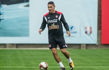 (FILES) In this file photo taken on August 29, 2017 Peruvian footballer Paolo Guerrero takes part in a training session in Lima.  Peru's Paolo Guerrero to miss World Cup over CAS doping ban