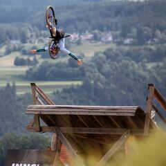 Godziek también le arrebata la corona de Innsbruck a Johansson