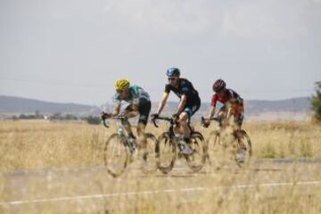 Séptima etapa entre Almendralejo y Mairena de Aljarafe. Aramendia Knees y Pinotti estuvieron gran parte del recorrido escapados.