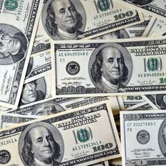 ¿Cuándo conviene comprar y vender dólares?