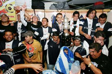 Para la final fue especial. Llegó a lado del América, lo distinto era la despedida de Cuauhtémoc Blanco con las Águilas, se iría del club después de la vuelta. El primer partido en el Azteca los Tuzos ganaron 1-2 con un error de Guillermo Ochoa. En la vuelta empató el global el "Temo" con un excelso cobro de tiro libre, sin embargo, la fiesta la apagó Juan Carlos Cacho al 82'.