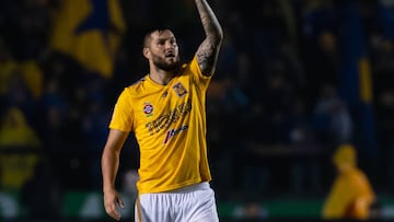 El atacante felino buscará ante el Atlas su anotación 100 en Tigres; el galo, quien llegó al equipo en el 2015, viajará esta tarde a la Perla Tapatía.