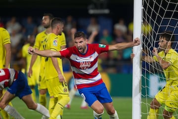 El Granada está siendo la gran revelación de esta Liga y Antonio Puertas es el máximo representante de esta grata sorpresa con 3 goles y una asistencia en lo que llevamos de curso. En su tercera temporada en el conjunto nazarí, el extremo está mostrando su mejor nivel. De hecho, fue una figura clave en la victoria frente al Barcelona.