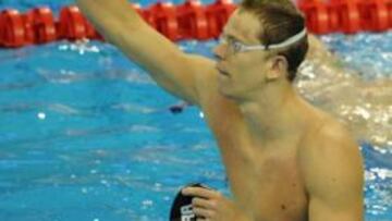 César Cielo gana la medalla de oro en los 50 libre