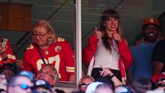 KANSAS CITY, MISSOURI - SEPTEMBER 24: Taylor Swift reacts during the first half of a game between the Chicago Bears and the Kansas City Chiefs at GEHA Field at Arrowhead Stadium on September 24, 2023 in Kansas City, Missouri.   Jason Hanna/Getty Images/AFP (Photo by Jason Hanna / GETTY IMAGES NORTH AMERICA / Getty Images via AFP)