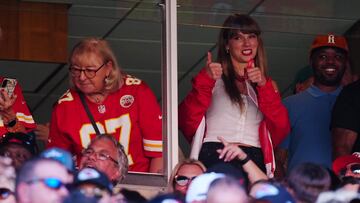 KANSAS CITY, MISSOURI - SEPTEMBER 24: Taylor Swift reacts during the first half of a game between the Chicago Bears and the Kansas City Chiefs at GEHA Field at Arrowhead Stadium on September 24, 2023 in Kansas City, Missouri. Jason Hanna/Getty Images/AFP (Photo by Jason Hanna / GETTY IMAGES NORTH AMERICA / Getty Images via AFP)