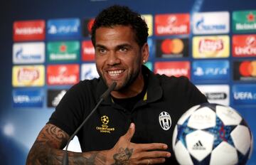 Dani Alves.