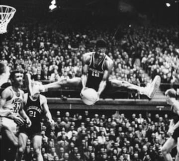 "La Gran O": Oscar Robertson. Poco hay que añadir, uno de los mejores bases de la historia.