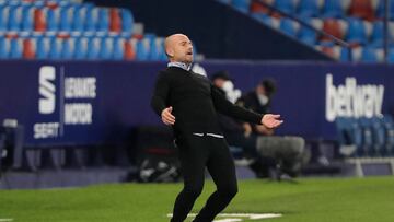 Paco López: "Nos está costando encontrar portería"