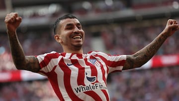 Ángel Correa celebra uno de sus goles contra el Girona.