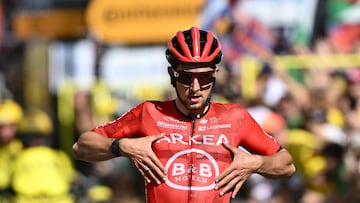 Arkea - B&B Hotels team's French rider Kevin Vauquelin cycles to the finish line to win the 2nd stage of the 111th edition of the Tour de France cycling race, 199 km between Cesenatico and Bologna, in Italy, on June 30, 2024. (Photo by Marco BERTORELLO / AFP)