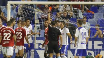 Figueroa Vázquez expulsa injustamente a Borja Iglesias.