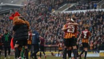 El Bradford celebra el hist&oacute;rico triunfo.