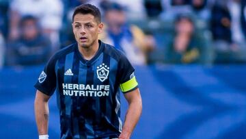 Luego de que Javier Hernández portara el gafete de capitán durante los juegos de pretemporada de LA Galaxy, el equipo lo nombró de manera oficial.