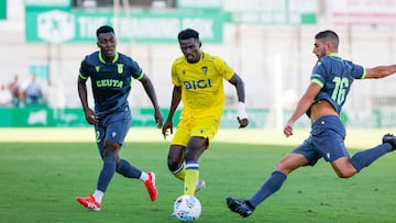 Isaac Obeng en el encuentro del Cádiz ante el Ceuta en El Palmar.